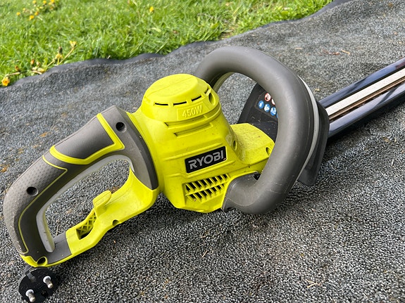 Ryobi pensasleikkuri