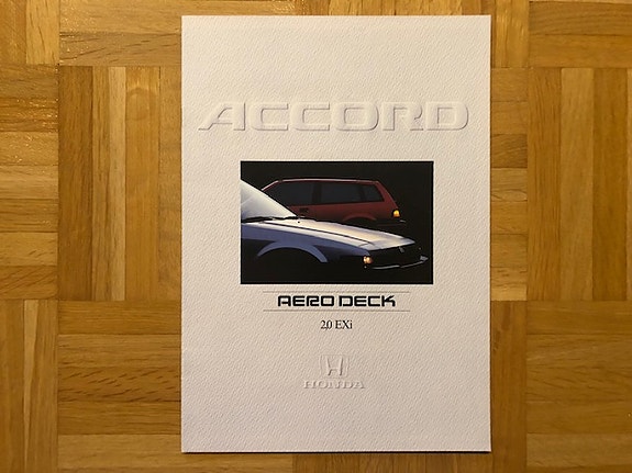 Esite Honda Accord Aerodeck 2,0 EXi vuodelta 1986