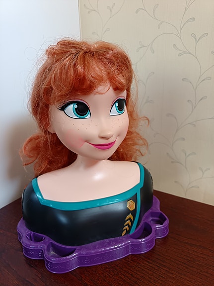 Frozen Anna kampauspää nukke
