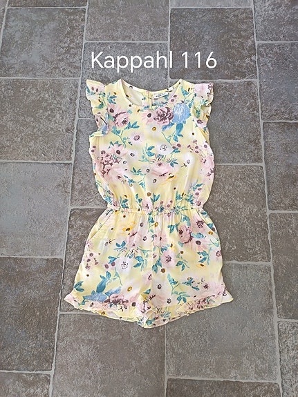 Kappahl kukallinen shortsipuku koko 116 kesä juhlat häät