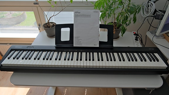 Roland FP-10 digital piano