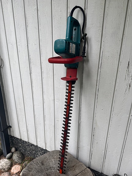 Makita UH6310 pensasleikkuri