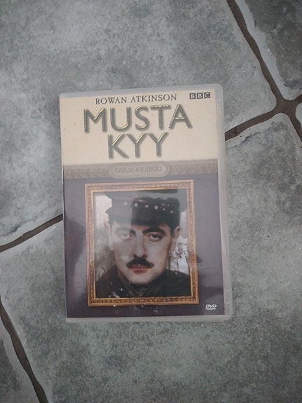 Musta kyy DVD Rowan Atkinson