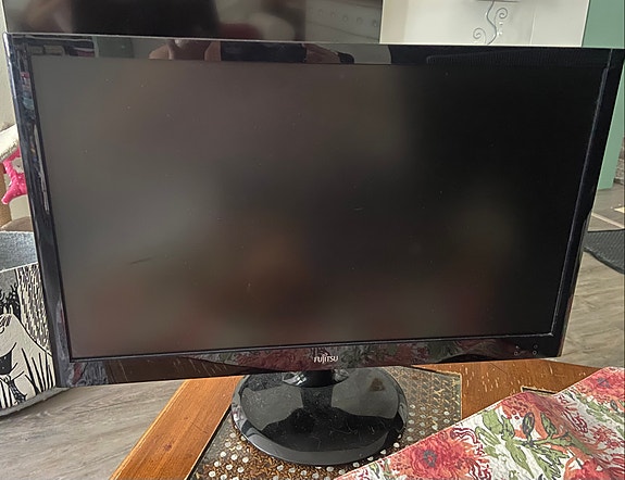 Fujitsu 24" näyttö