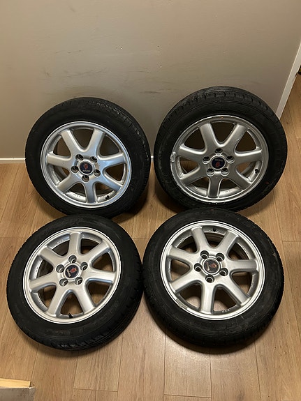 Saab 16” aluvanteet kesärenkailla