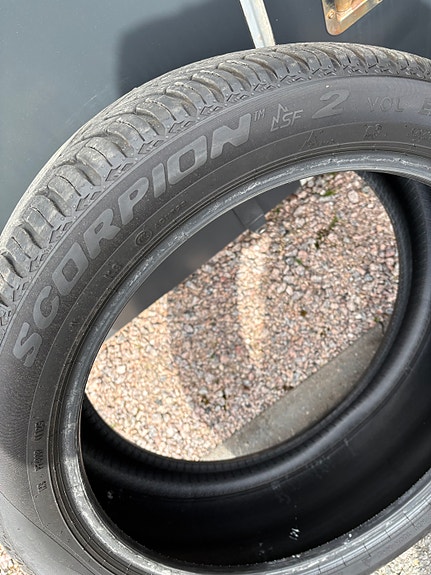 255/40-20, 235/45-20 Pirelli kitkarenkaat