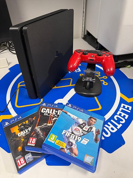 Sony Playstation 4 slim + 3 peliä + ohjain+ telakka
