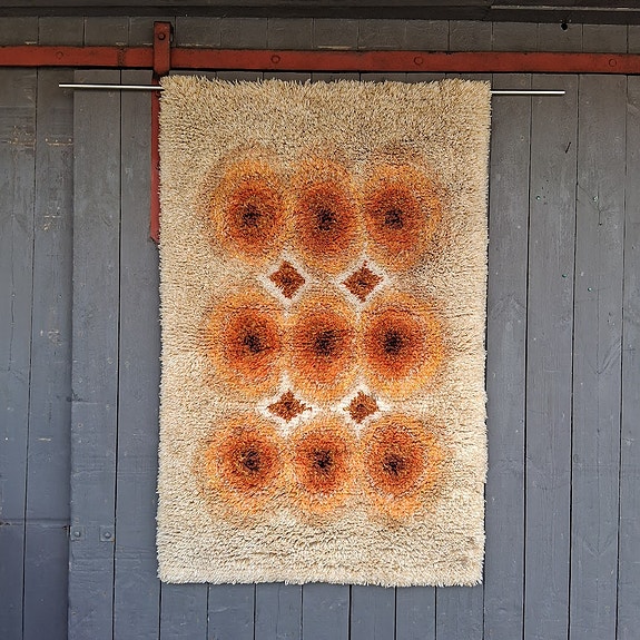 Ryijy, Aprikoosi, design Laila Seppä