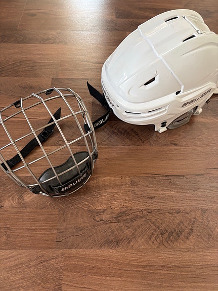 Bauer Re-Akt jääkiekkokypärä S valkoinen maskilla