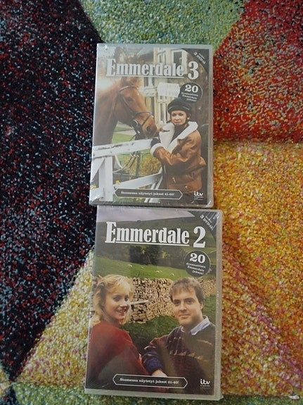 Uudet Emmerdale 2 ja 3 DVD-boksit