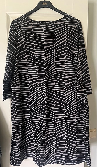Marimekko mekko koko 46 musta-harmaa  puuvilla
