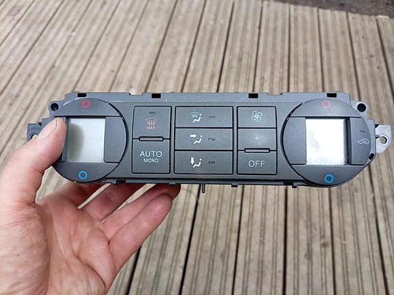 Ford Focus 2006vm ilmastoinnin ohjainpaneeli 3M5T-18C612-AR