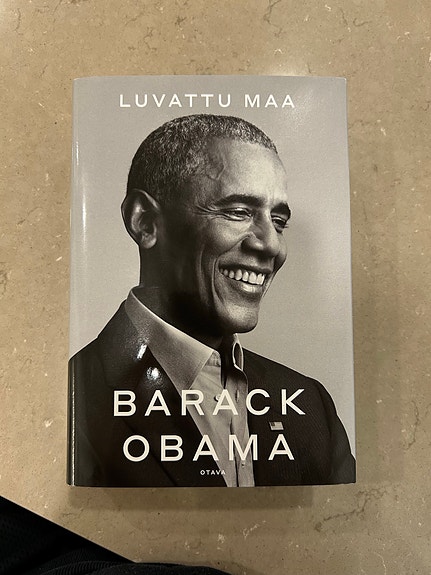 Barack Obama: Luvattu maa - kirja (suomennos)