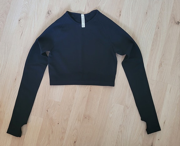 Crop Long Sleeve treenipaita
