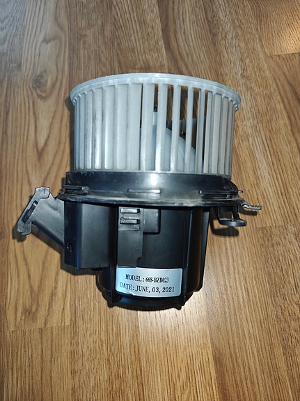W212 lämmityslaitteen puhallin