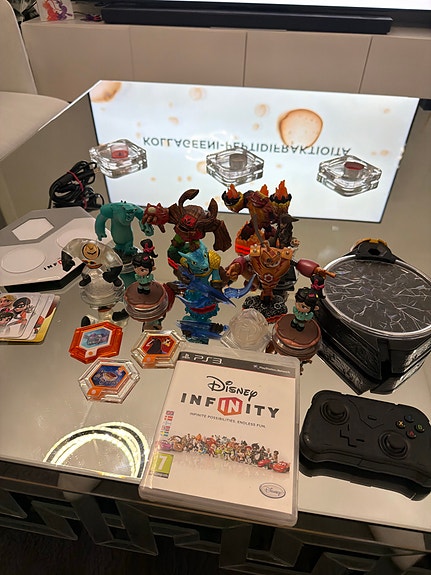 Skylanders figuurit + peli