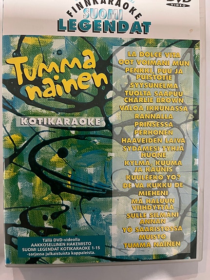 Tumma nainen kotikaraoke DVD