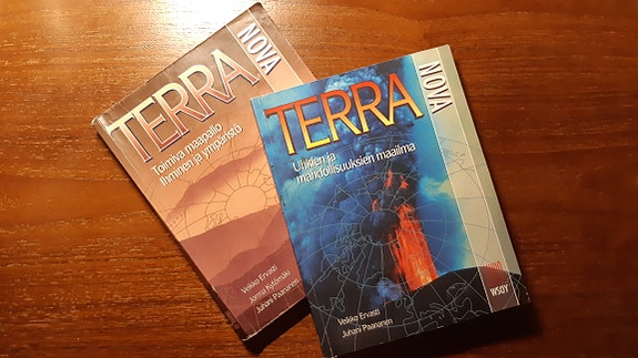 Terra Nova, 2 oppikirjaa