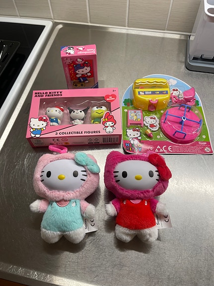Hello Kitty iso setti