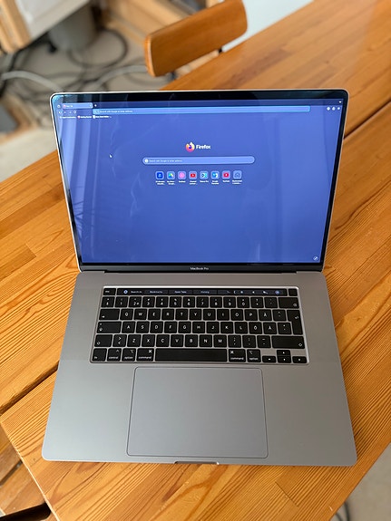 MacBook本体 MacBook Pro 16 2019 8core i9 32gb Apple MacBook Pro 16