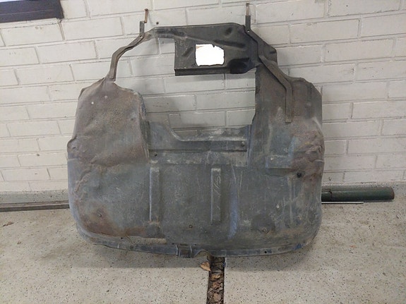 VW T4 metallinen pohjapanssari