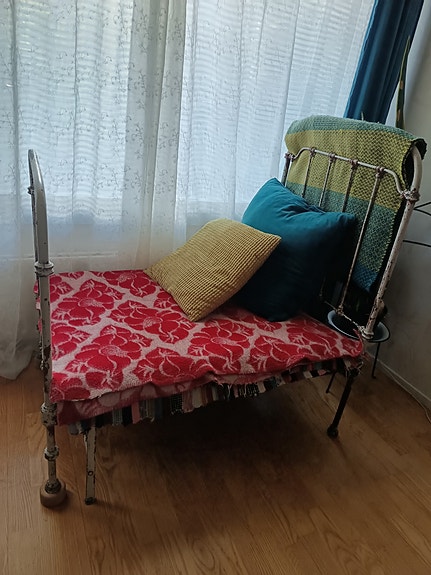 Vintage metallinen sänky runko