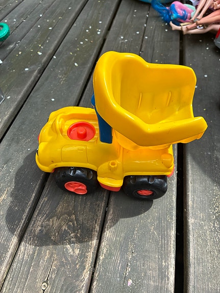 Fisher-Price muovinen lelukuorma-auto