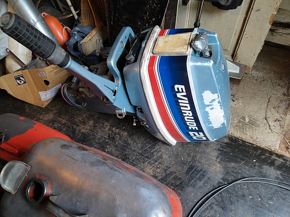 Vm. 1981 Evinrude 2t 20-35hv perämoottori osina!