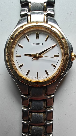 Seiko naisten rannekello teräsrannekkeella