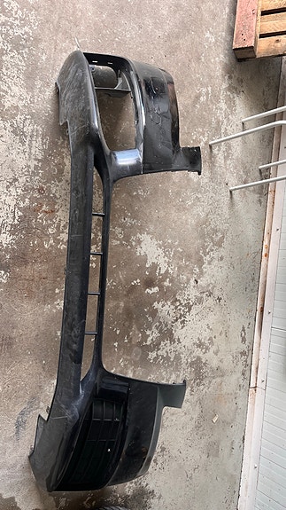 Audi etupuskuri musta a4 B8