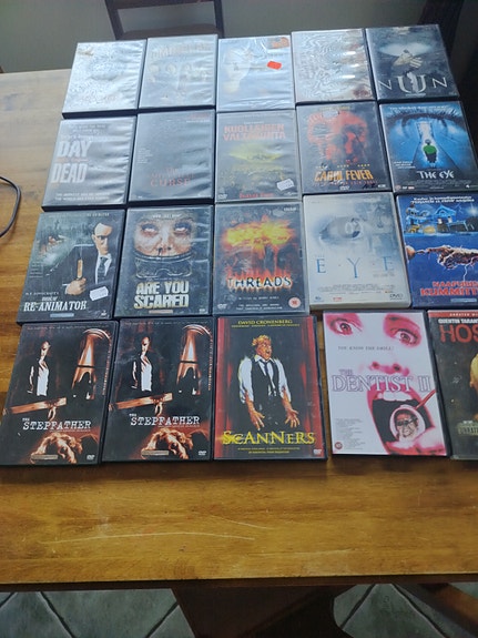 Kauhuelokuvien DVD-paketti