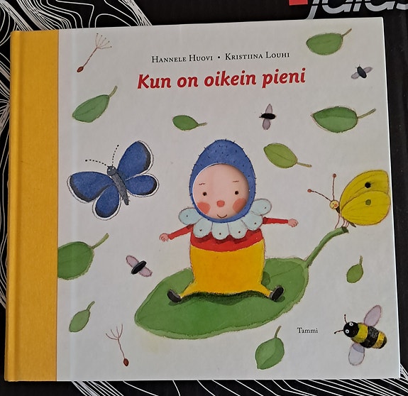 Täytettävä kirja vauvalle