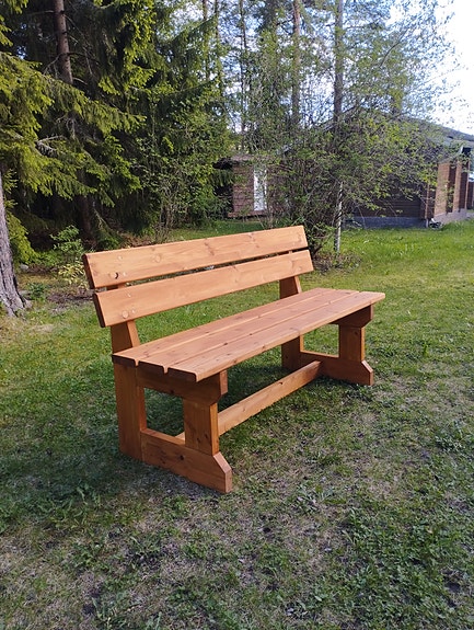 4h yrittäjän käsintehty penkki