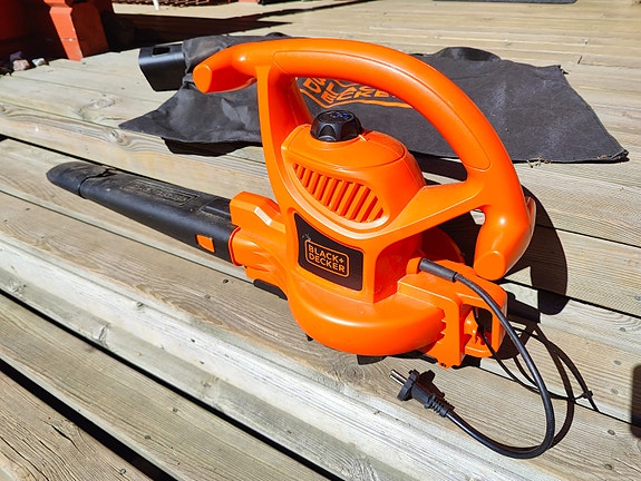 Black & Decker lehtipuhallin oranssi
