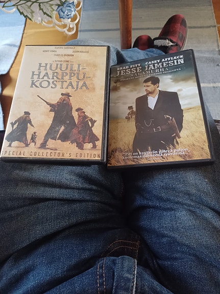 Huuliharppukostaja ja Jesse Jamesin salamurha