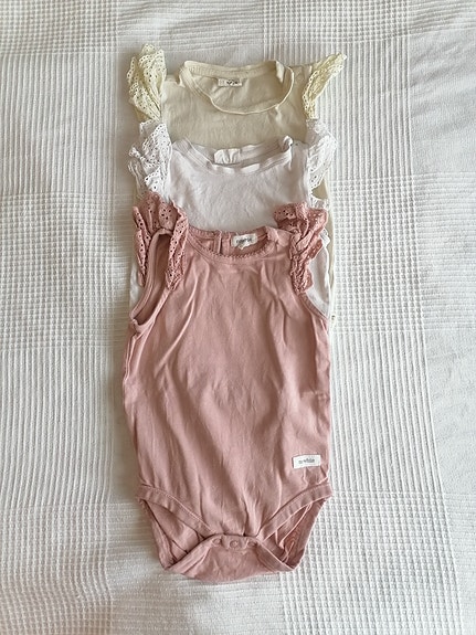 Newbie & Kappahl hihattomat bodyt 86
