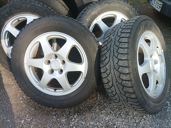 215/60-16 Nokian Hakkapeliitta 5 OEM Hyundai 5x114,3