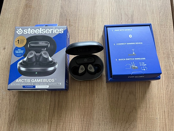 SteelSeries Arctis GameBuds langattomat kuulokkeet (musta)