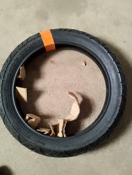Moottoripyörän rengas 17" 110/80