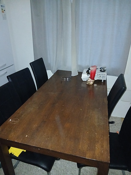 Puinen pöytä + 6 tuolia