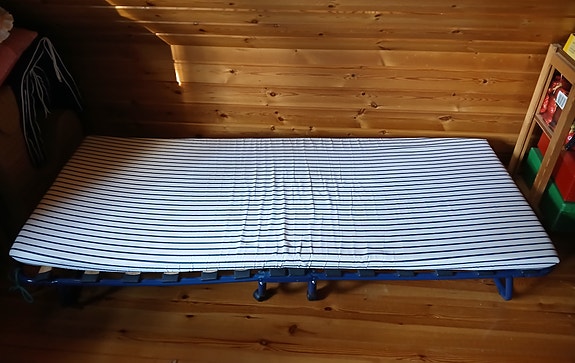 Vierassänky, varavuode, lisäsänky, taitettava sänky