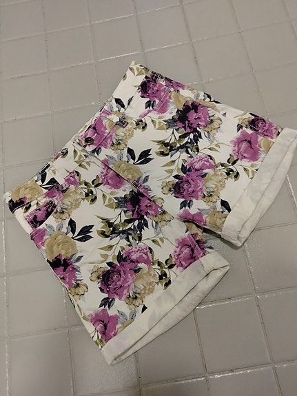Naisten strech shortsit 36