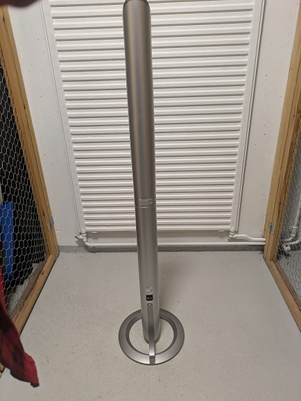 LG DS-75TW kaiutinjärjestelmä torni- ja subwoofer-kaiuttimilla