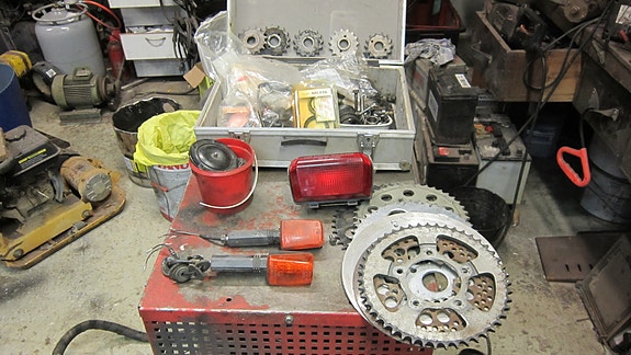 moottoripyörän honda dream varaosia