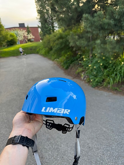 Limar pyöräilykypärä sininen