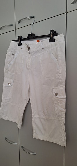 Hyvät bermuda shortsit