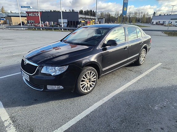 Skoda Superb 2.0 TDI vm-09 Myydään osina tai koko auto 900€