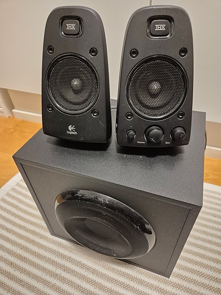 Logitech Z623 kaiutinjärjestelmä