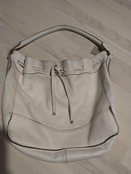 Valkoinen isohko Global accessories olkalaukku nahkaa