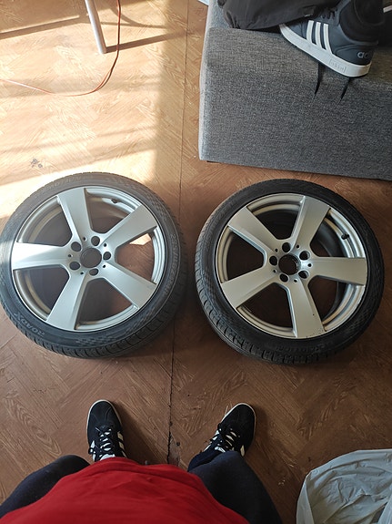 Mercedes Benz renkaat